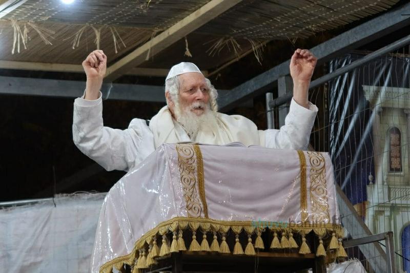 שישו ושמחו בשמחת התורה