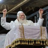 שישו ושמחו בשמחת התורה - הסיקור המלא וגלריית תמונות משמחת תורה בצילו של חתן התורה הגה"צ רבי אליעזר ברלנד שליט"א