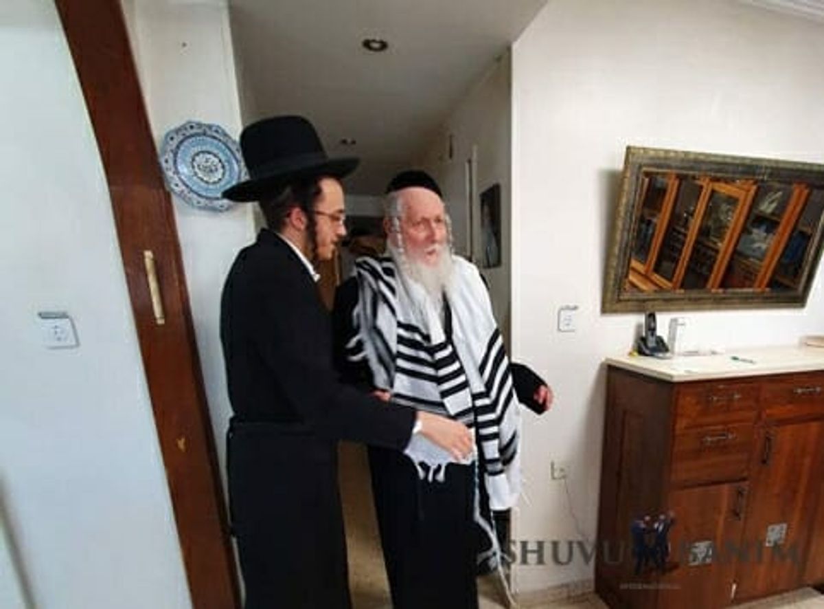מפגש מרגש של החלבן הקדוש עם הגה"צ הרב אליעזר ברלנד שליט"א בטקס ברית המילה