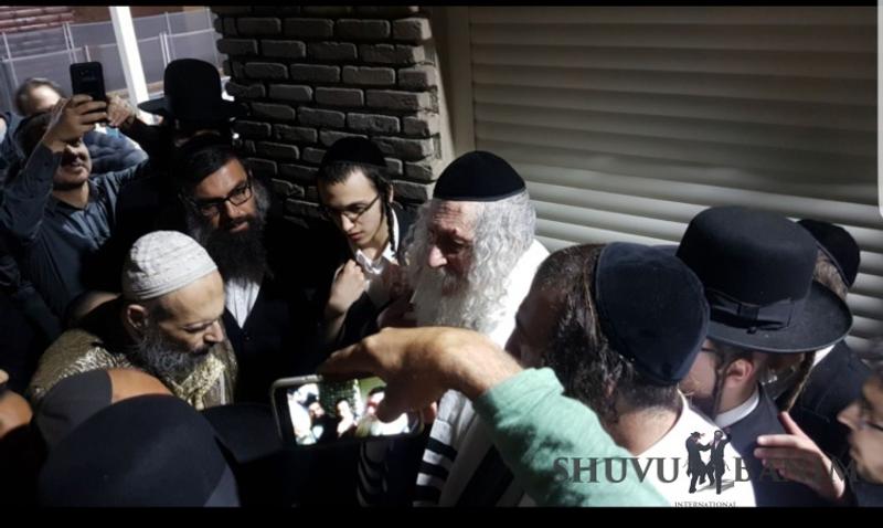 הקליפ מתוך המפגש המרגש של הרב ברלנד והרב דב קוק בחולון