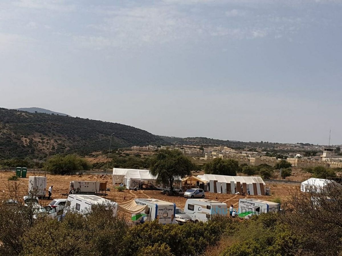 תמונה של קיבוץ ראש השנה בצלמון (צולם ע״י גוי)