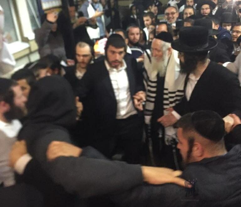 צפו: הגה"צ הרב ברלנד שליט"א נפרד מאומן