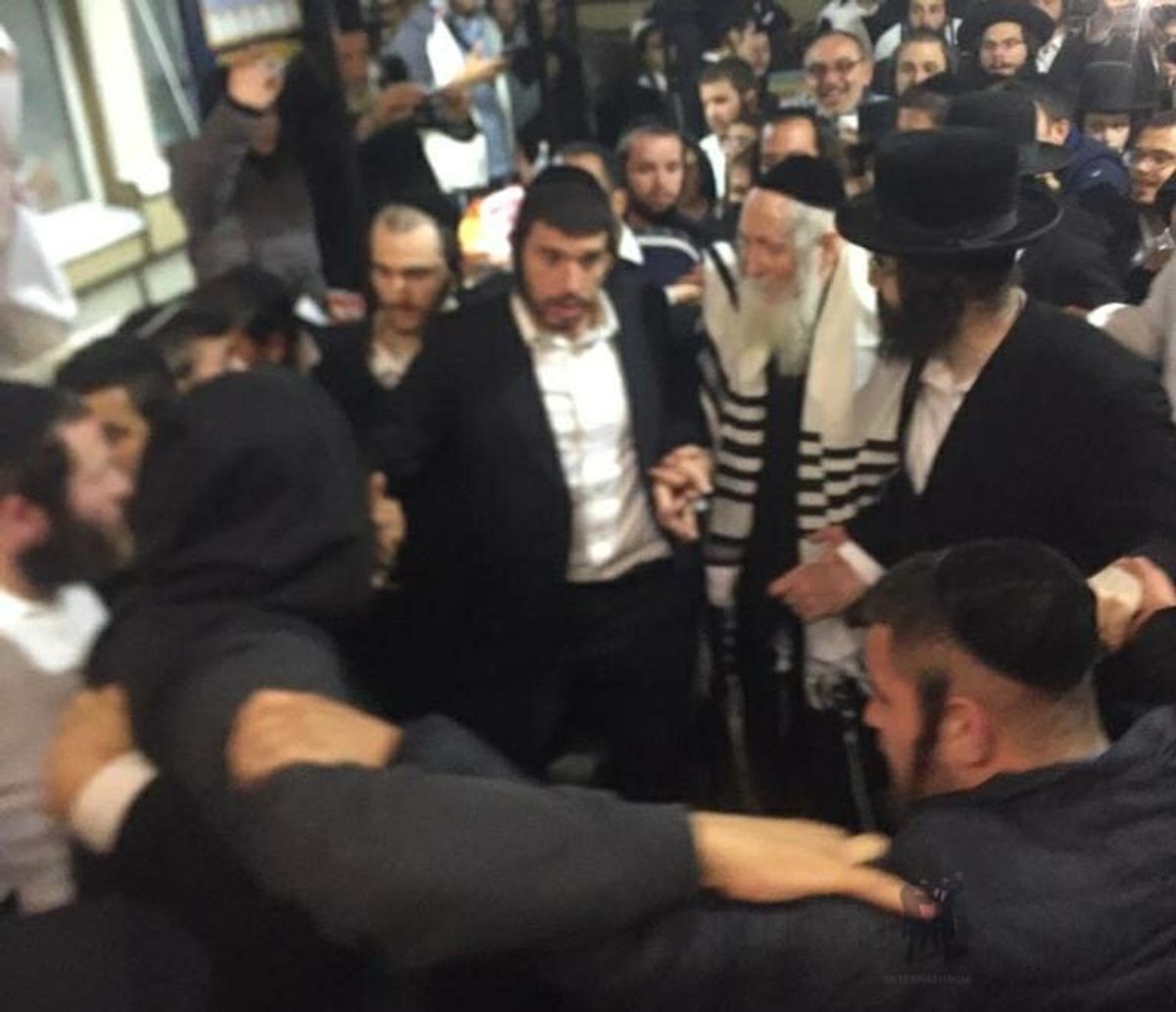 צפו: הגה"צ הרב ברלנד שליט"א נפרד מאומן