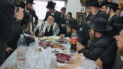 Mazal Tov! The first engagement of a great-grandchild