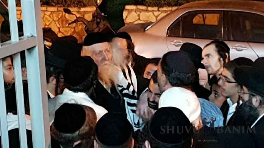 גלריית תמונות מחוג הבית וקבלת הקהל של הגה"צ הרב אליעזר ברלנד שליט"א ברבנות הראשית חולון