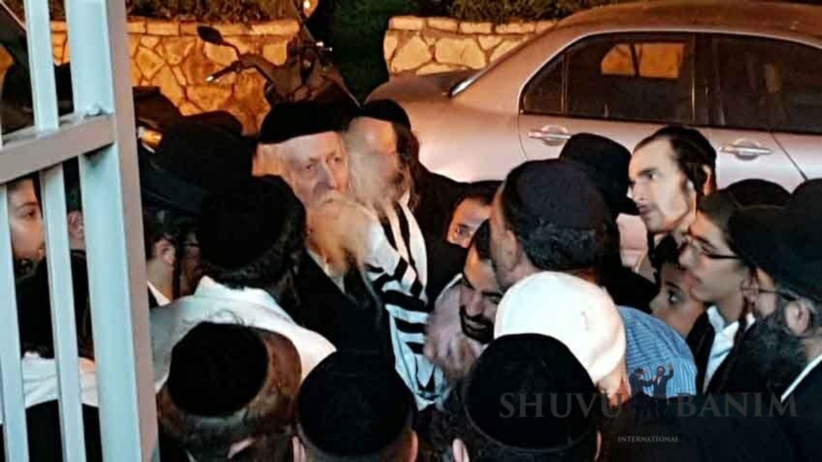 גלריית תמונות מחוג הבית וקבלת הקהל של הגה"צ הרב אליעזר ברלנד שליט"א ברבנות הראשית חולון