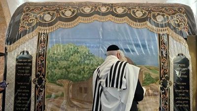 כִּי יֵשׁ שָׂכָר לִפְעֻלָּתֵךְ נְאֻם ה' וְשָׁבוּ מֵאֶרֶץ אוֹיֵב • תפילות להילולת רחל אימנו מהגה"צ רבי אליעזר ברלנד שליט"א