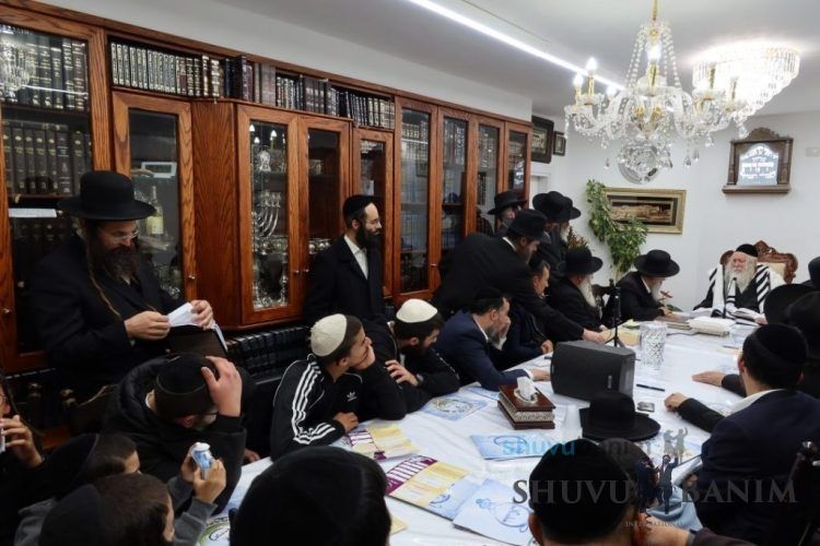 Shiur for Residents of Beit Shemesh at Home of Rav Eliezer Berland Shlit”a