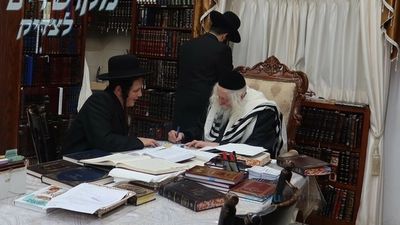 בּוֹחֲרִים בַּקְּדוּשָּׁה • ישיבה קטנה 'חכמה ודעת' חתמו גם בקודש פנימה