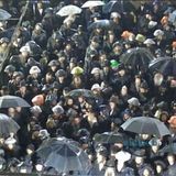 קר וגשום? תפילות אש להבה תחת כיפת השמיים - ק"ק שובו בנים עם הגה"צ הרב ברלנד שליט"א