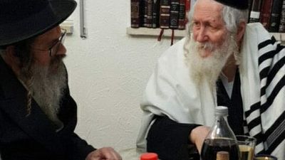 התיעוד המלא: היסטורי! הגה"צ הרב אליעזר ברלנד מתפלל עם הציבור בירושלים לראשונה מזה חמש שנים