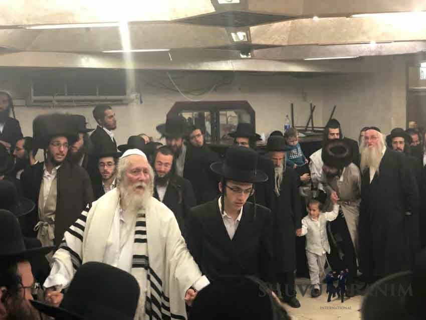 גלרייה משמחת נוספת הגה"צ הרב אליעזר ברלנד שליט"א באירוסין של נפתלי צוקר עם בת הרב שטרן שליט"א