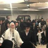 גלרייה משמחת נוספת הגה"צ הרב אליעזר ברלנד שליט"א באירוסין של נפתלי צוקר עם בת הרב שטרן שליט"א