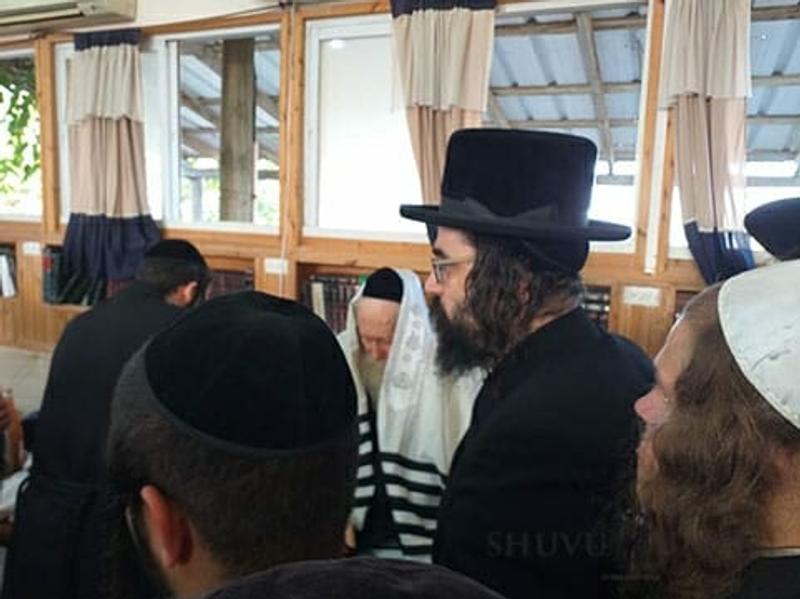 ברית מילה ביישוב בת עין עם הגה"צ הרב אליעזר ברלנד שליט"א