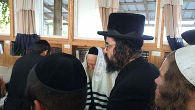 ברית מילה ביישוב בת עין עם הגה"צ הרב אליעזר ברלנד שליט"א