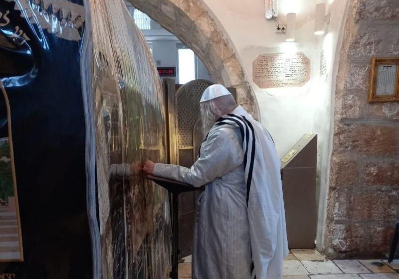 ראש חודש תמוז - סוד הגולגולת מהגה"צ הרב אליעזר ברלנד שליט"א