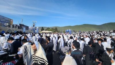 Thousands at Central Bonfire Lighting in Meron with Rav Berland Shlit”a