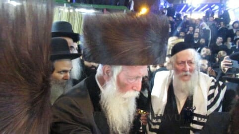 תיעוד חדש מחתונת בן הרב מאיר שלמה זצ"ל בהשתתפות גדולי ישראל