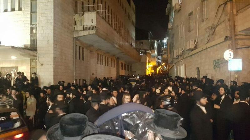 מאבטחים ערבים שהוזמנו ע"י רודפי הגה"צ הרב אליעזר ברלנד שליט"א תקפו חסידי ברסלב