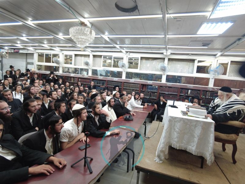 גלריה - בחורי "המסגרת" בשיעור עם מורנו הרב ברלנד שליט"א