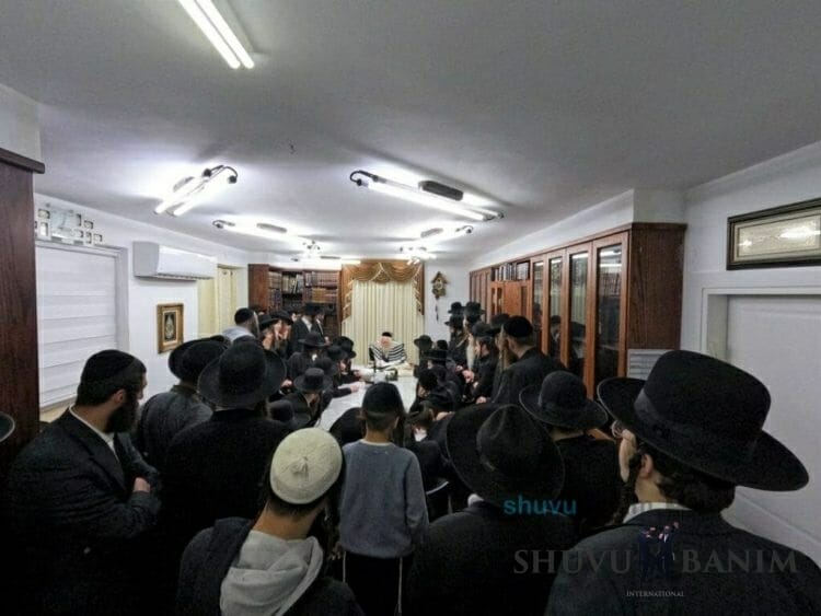 Shiur to Avreichim of "Mosdot Kever Rachel" at Rav Berland's Home