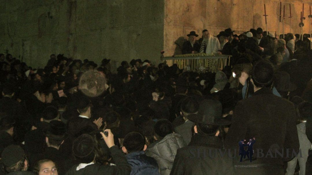 מראות הקודש מעצרת התפילה הענקית בחברון עם הגה"צ הרב אליעזר ברלנד שליט"א