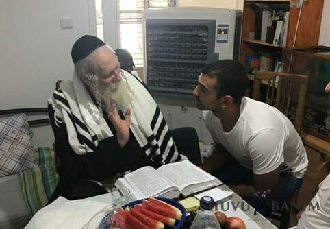 גלריית תמונות מחוגי הבית של הגה"צ הרב אליעזר ברלנד שליט"א
