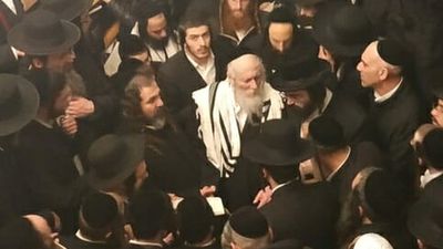 הקליפ מתוך התפילה המרגשת של הרב ברלנד שליט"א בציון ר' עקיבא - ז' אדר תשע"ט