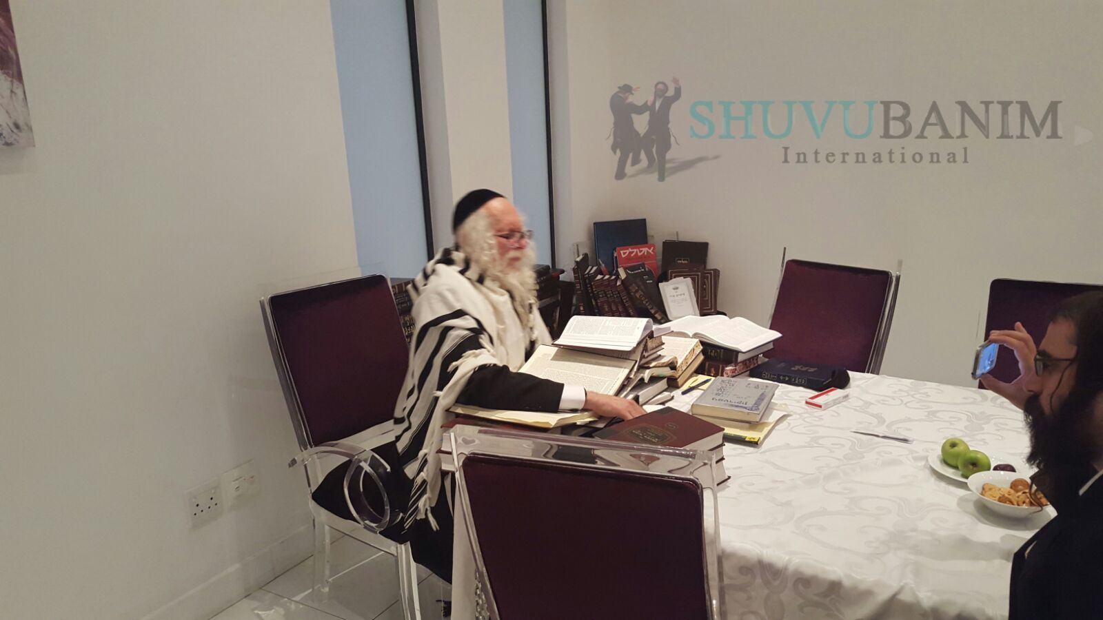 שידור חי היום בלילה - יום חמישי ב' אדר א' תשע"ו