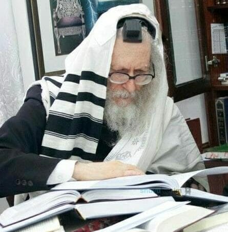 נדיר ומיוחד: הצצה מרתקת ובלעדית אל ביתו נאווה קודש של מורינו הרב אליעזר ברלנד שליט"א