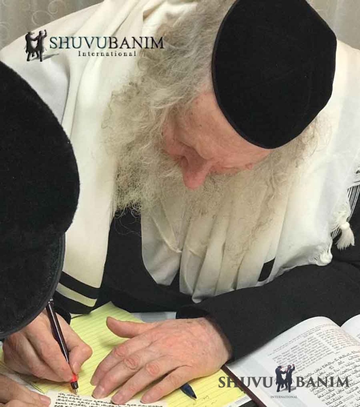 חובה בכל בית: המזוזות של הצדיק - מזוזות בהשגחת הגה"צ הרב אליעזר ברלנד שליט"א