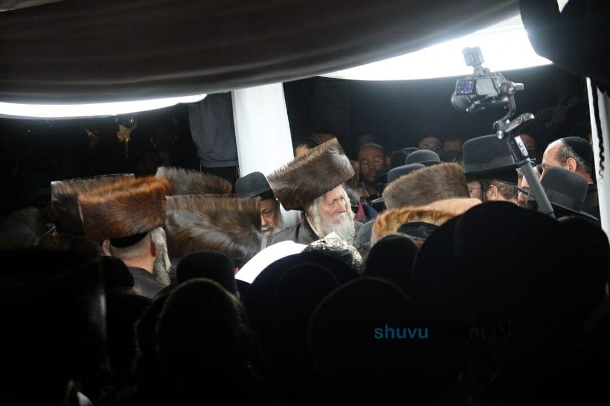Where Is the Burial Place of Mordechai the Jew and Queen Esther?