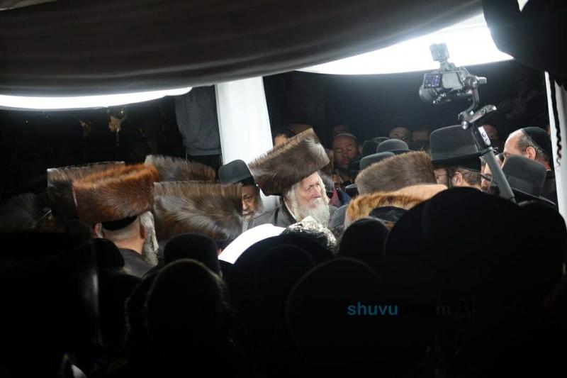 היכן מקום קברי מרדכי היהודי ואסתר המלכה?