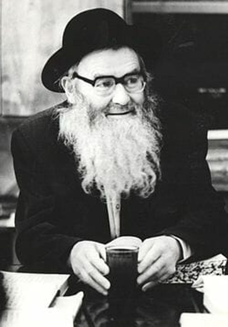 Rav Yitzchak Zilber (wikipedia)