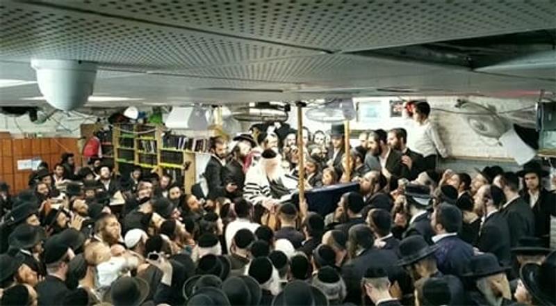 "בגלל שרקדה בחתונות אי אפשר לגעת בה" - דברי הגה"צ הרב אליעזר ברלנד שליט"א: צפו