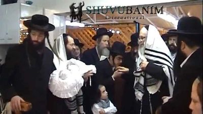 מרגש: תפילה לומר בזמן שהתינוק בוכה בברית מאת הגה"צ הרב אליעזר ברלנד שליט"א