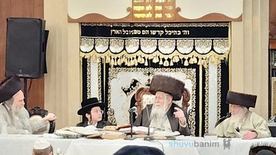 בֶּן שְׁלוֹשׁ עֶשְׂרֵה לְמִצְוֹת • מעמד סעודת הבר מצווה לנכד זקוניו של הגה"צ רבי אליעזר ברלנד שליט"א