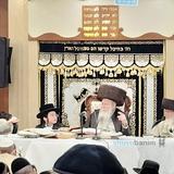 בֶּן שְׁלוֹשׁ עֶשְׂרֵה לְמִצְוֹת • מעמד סעודת הבר מצווה לנכד זקוניו של הגה"צ רבי אליעזר ברלנד שליט"א