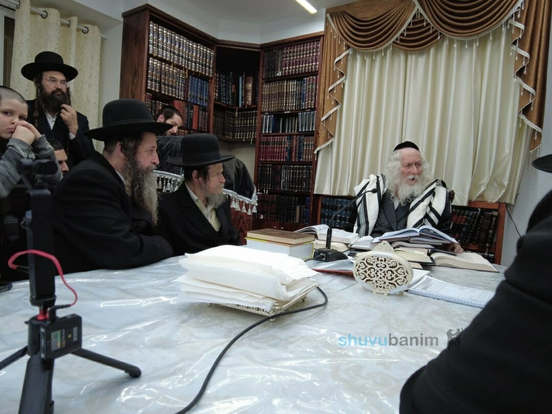 תומכי בית המדרש בשיעור במעונו של הגה"צ רבי אליעזר ברלנד שליט"א