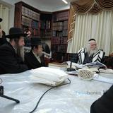 תומכי בית המדרש בשיעור במעונו של הגה"צ רבי אליעזר ברלנד שליט"א