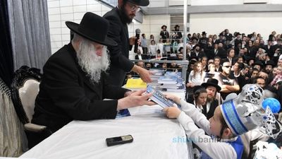 בֶּן חָמֵשׁ לַמִּקְרָא • מסיבת חומש לילדי החמד בהשתתפות הגה"צ רבי אליעזר ברלנד שליט"א