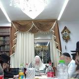 זאת חנוכה במחיצתו של הגה"צ רבי אליעזר ברלנד שליט"א