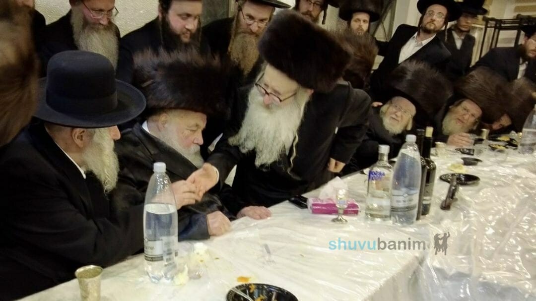 הגה"צ רבי אליעזר ברלנד שליט"א בשמחת בית צדיקים לבית אמשינוב - קרעטשניף ○ גלריית תמונות