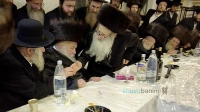 הגה"צ רבי אליעזר ברלנד שליט"א בשמחת בית צדיקים לבית אמשינוב - קרעטשניף ○ גלריית תמונות