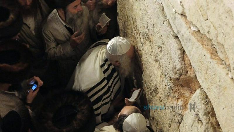 "ושם נעלה ונראה" - הגה"צ רבי אליעזר ברלנד שליט"א עלה לרגל לשריד בית מקדשינו