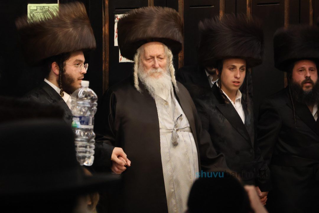 קוֹל רִנָּה וִישׁוּעָה בְּאָהֳלֵי צַדִּיקִים • שמחת נישואי נין הגה"צ רבי אליעזר ברלנד שליט"א