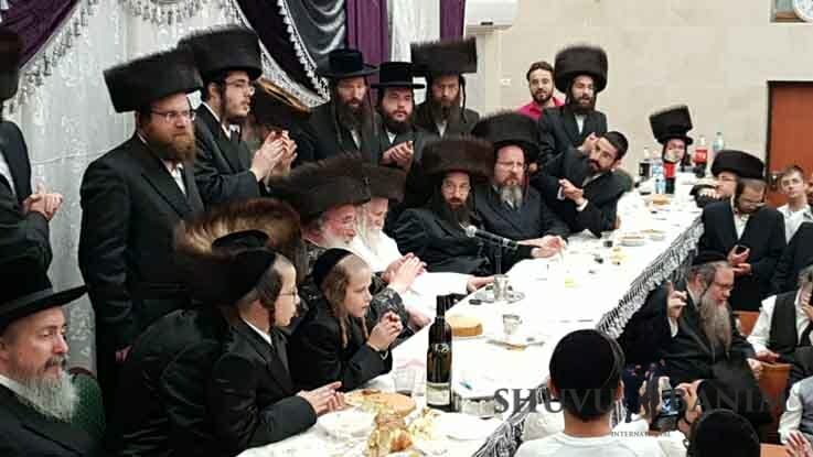 שמחת בר המצווה של נכד האדמו"ר מספינקא בני ברק עם הגה"צ הרב אליעזר ברלנד שליט"א - כל המראות