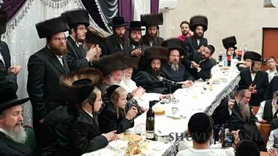 שמחת בר המצווה של נכד האדמו"ר מספינקא בני ברק עם הגה"צ הרב אליעזר ברלנד שליט"א - כל המראות