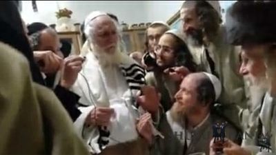 הגה"צ הרב אליעזר ברלנד שליט"א בשיעור אצל ד"ר איתמר רז במוסררה