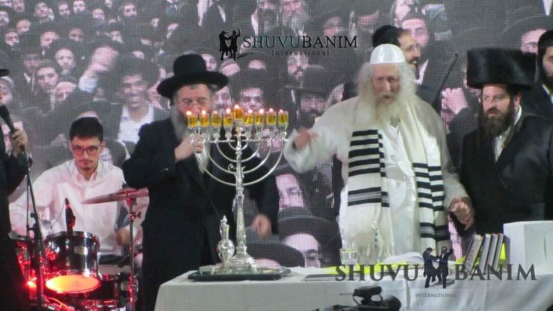 גלריית תמונות מרהיבה של מעמד 'זאת החנוכה' עם הגה"צ הרב אליעזר ברלנד שליט"א